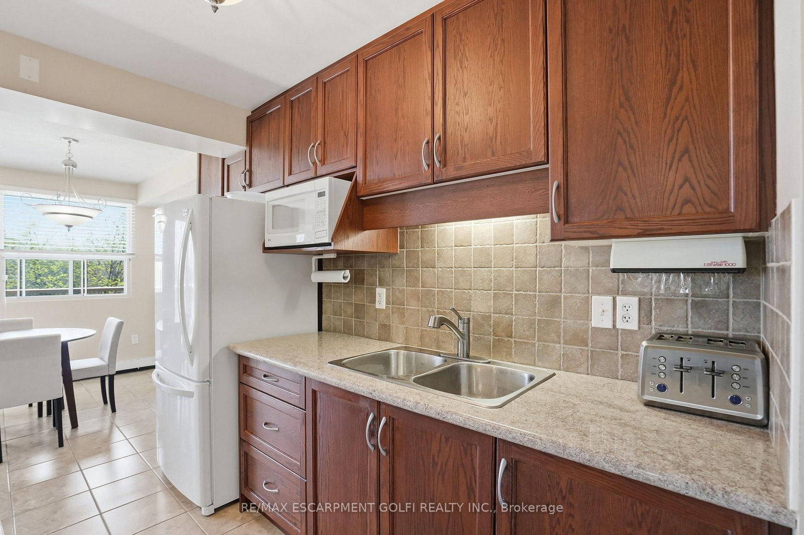 793 Colborne Street E, Unit 512 - Photo 9