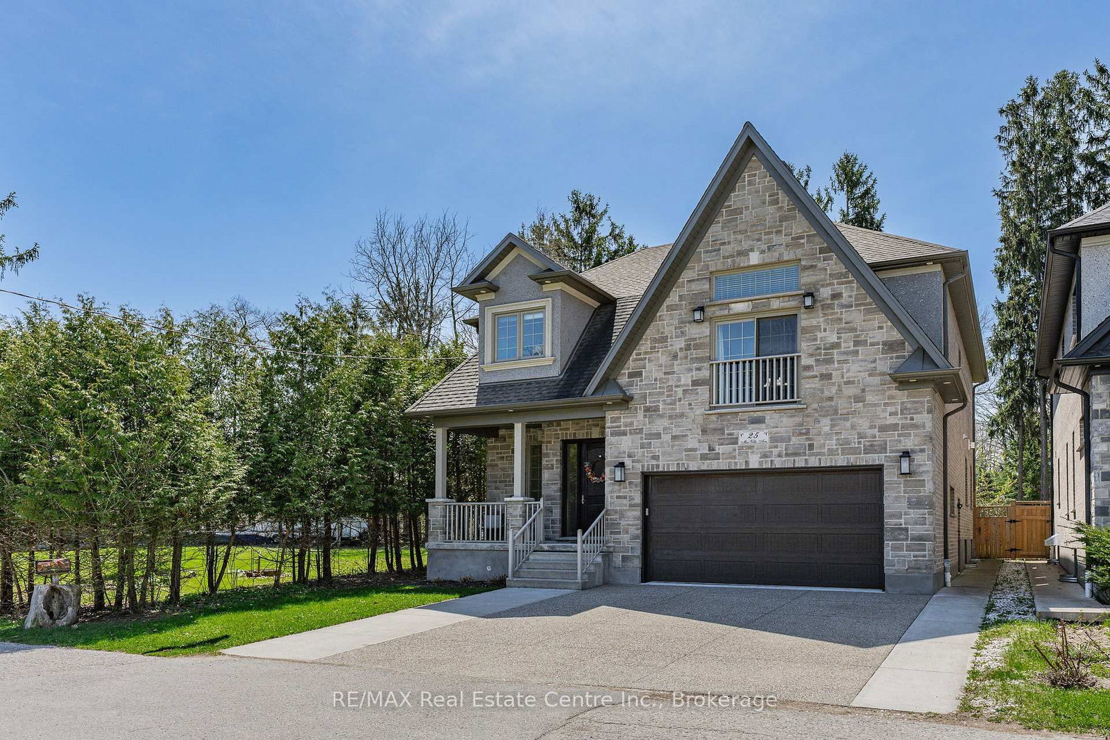 25 Macville Avenue - Photo 2