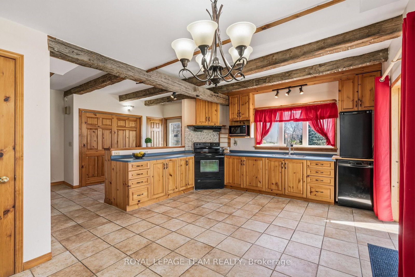 12106 Lakeshore Drive • South Dundas, ON photo 11