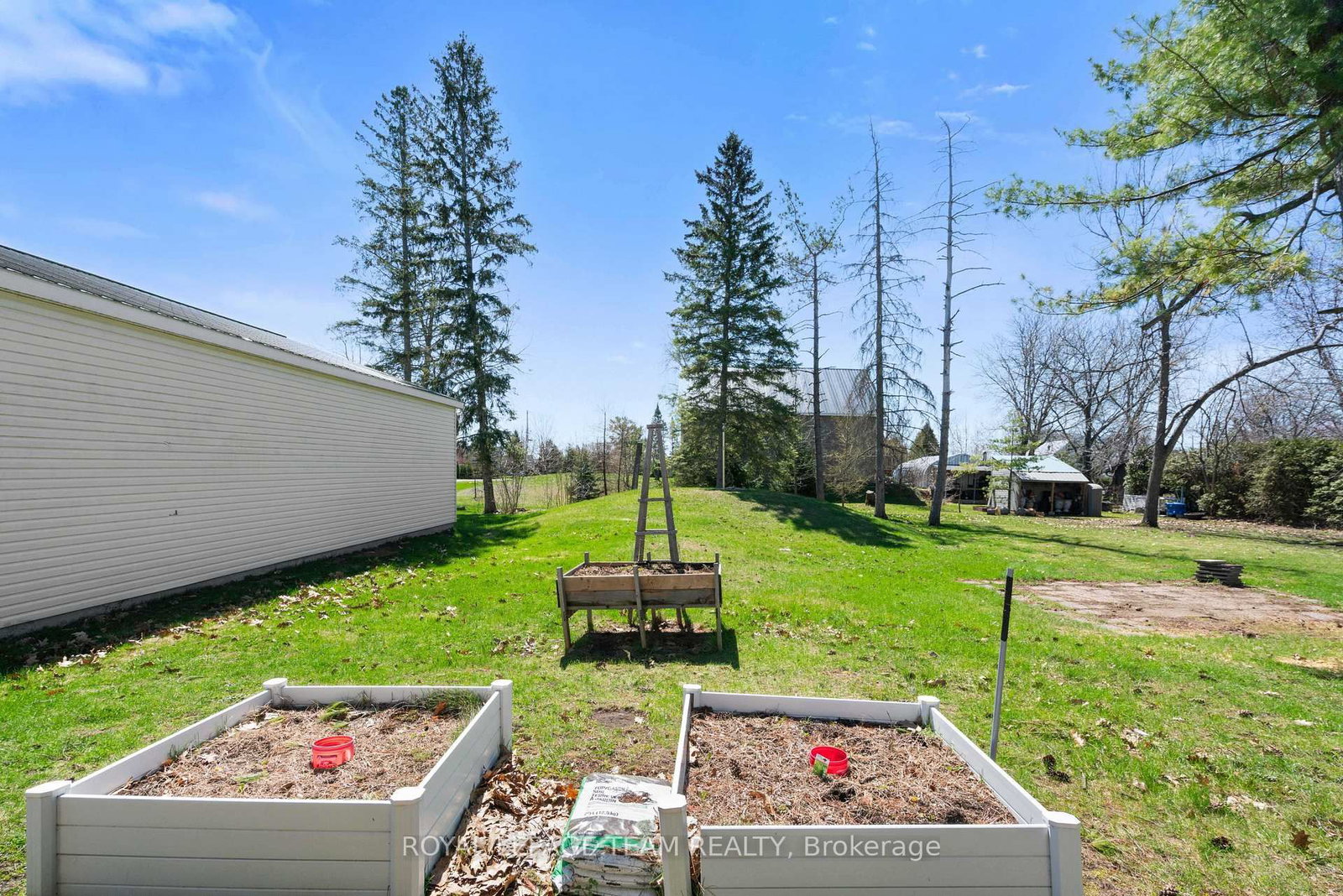 12106 Lakeshore Drive • South Dundas, ON photo 36