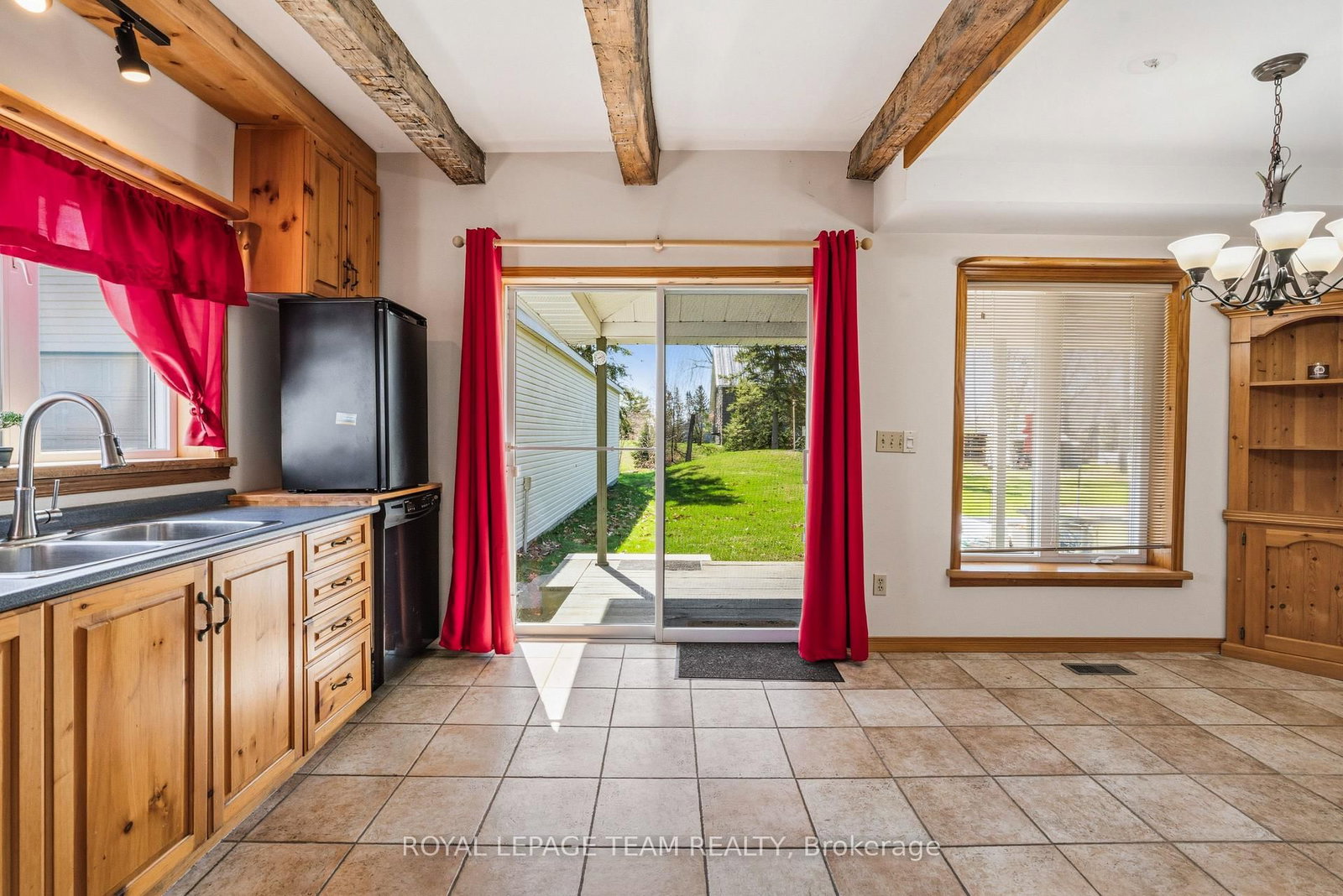 12106 Lakeshore Drive • South Dundas, ON photo 9