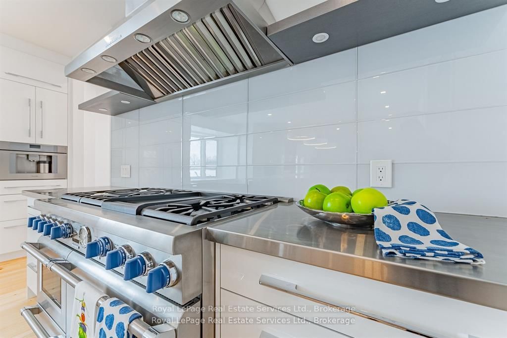 1748 Centre Road • Hamilton, ON photo 6