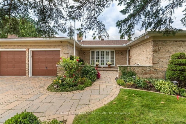 11 Jerrilynn Crescent