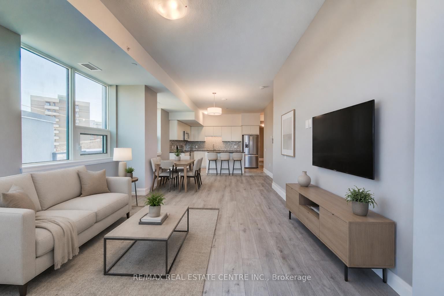 93 Arthur Street S, Unit 317