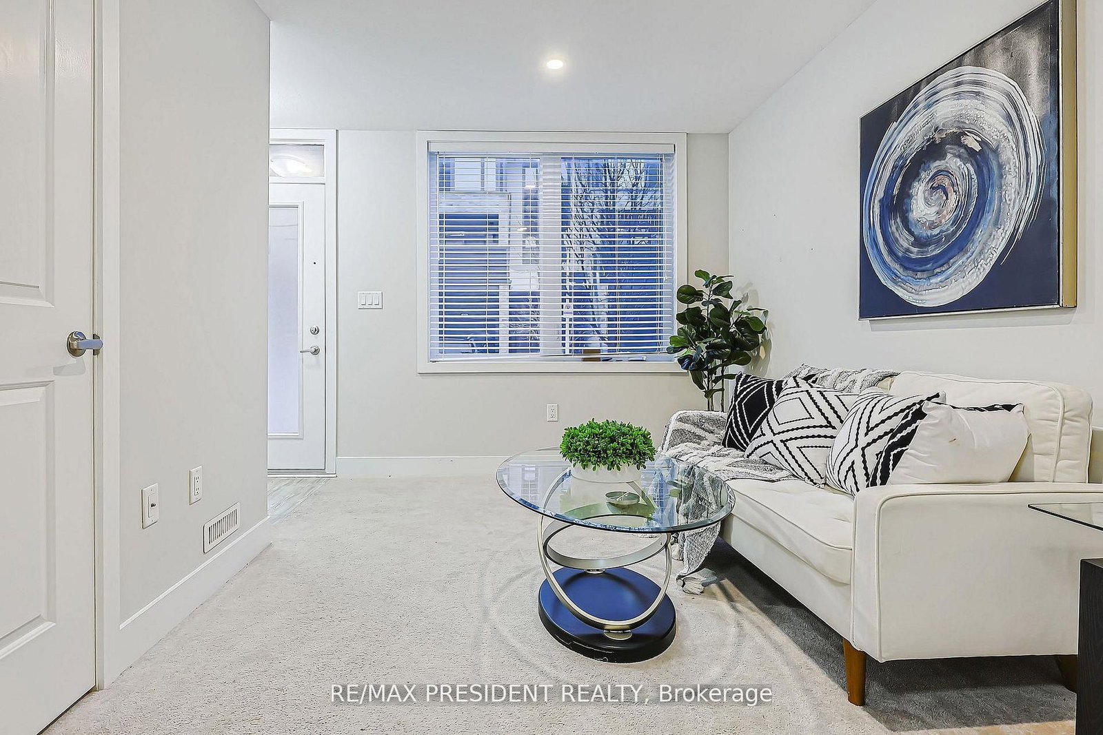 1960 DALMAGARRY Road, Unit 132 - Photo 5