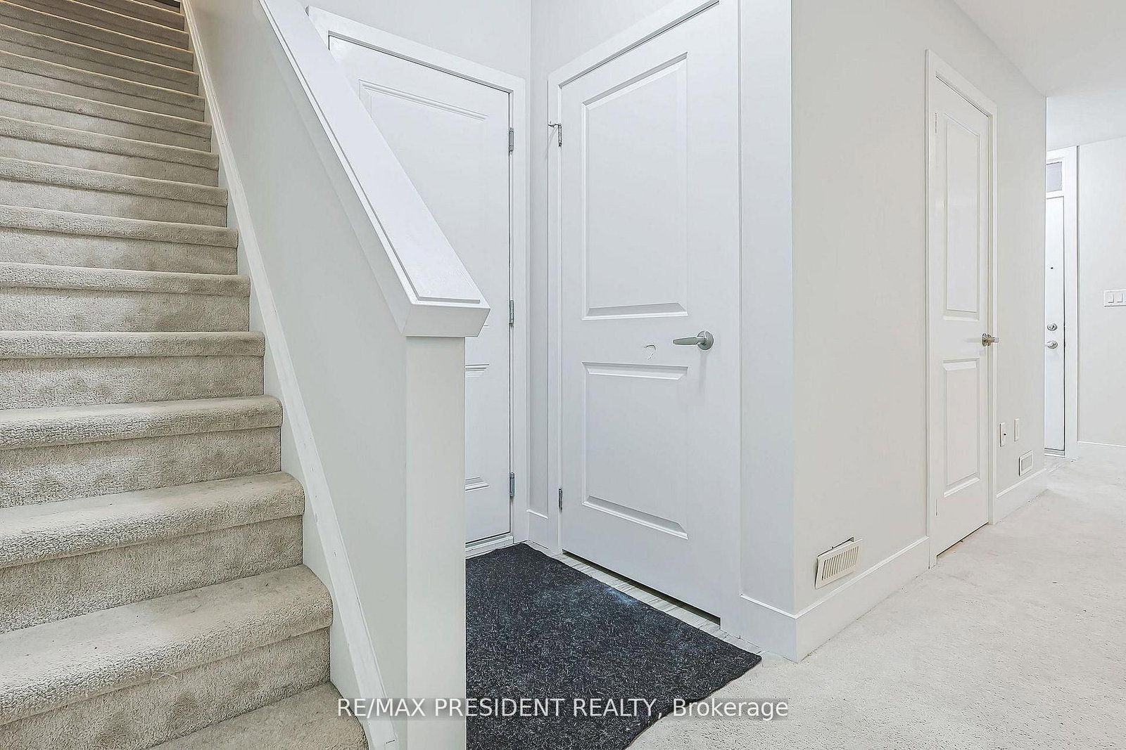 1960 DALMAGARRY Road, Unit 132 - Photo 9