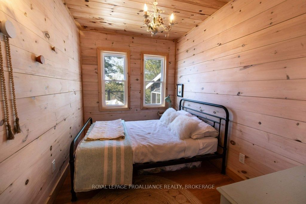1055B Vilalta Lane • Godfrey, ON photo 14