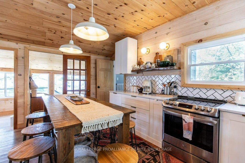 1055B Vilalta Lane • Godfrey, ON photo 4