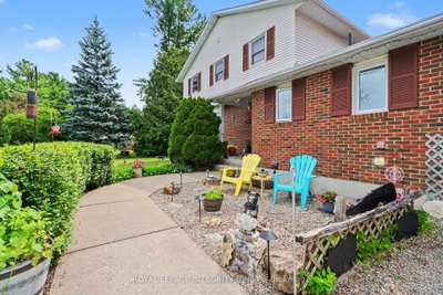 307 Ferguson Tetlock Road • Smiths Falls, ON photo 3