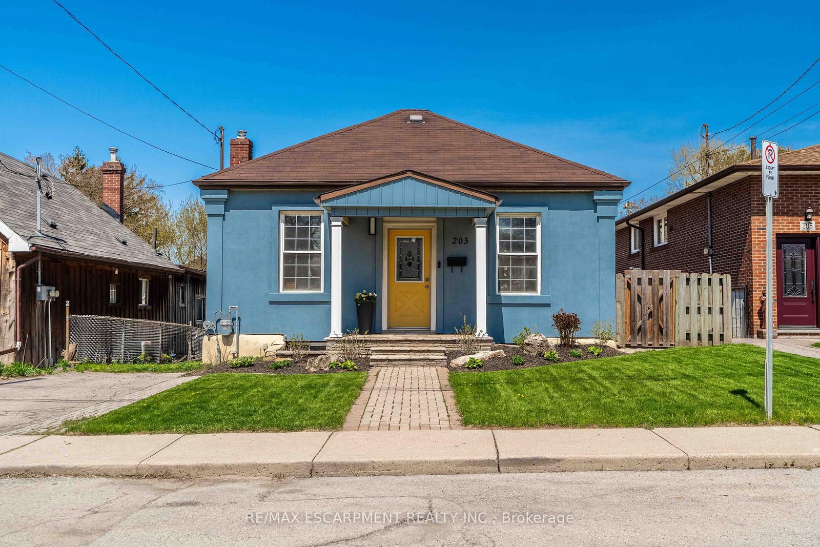203 Wood Street E