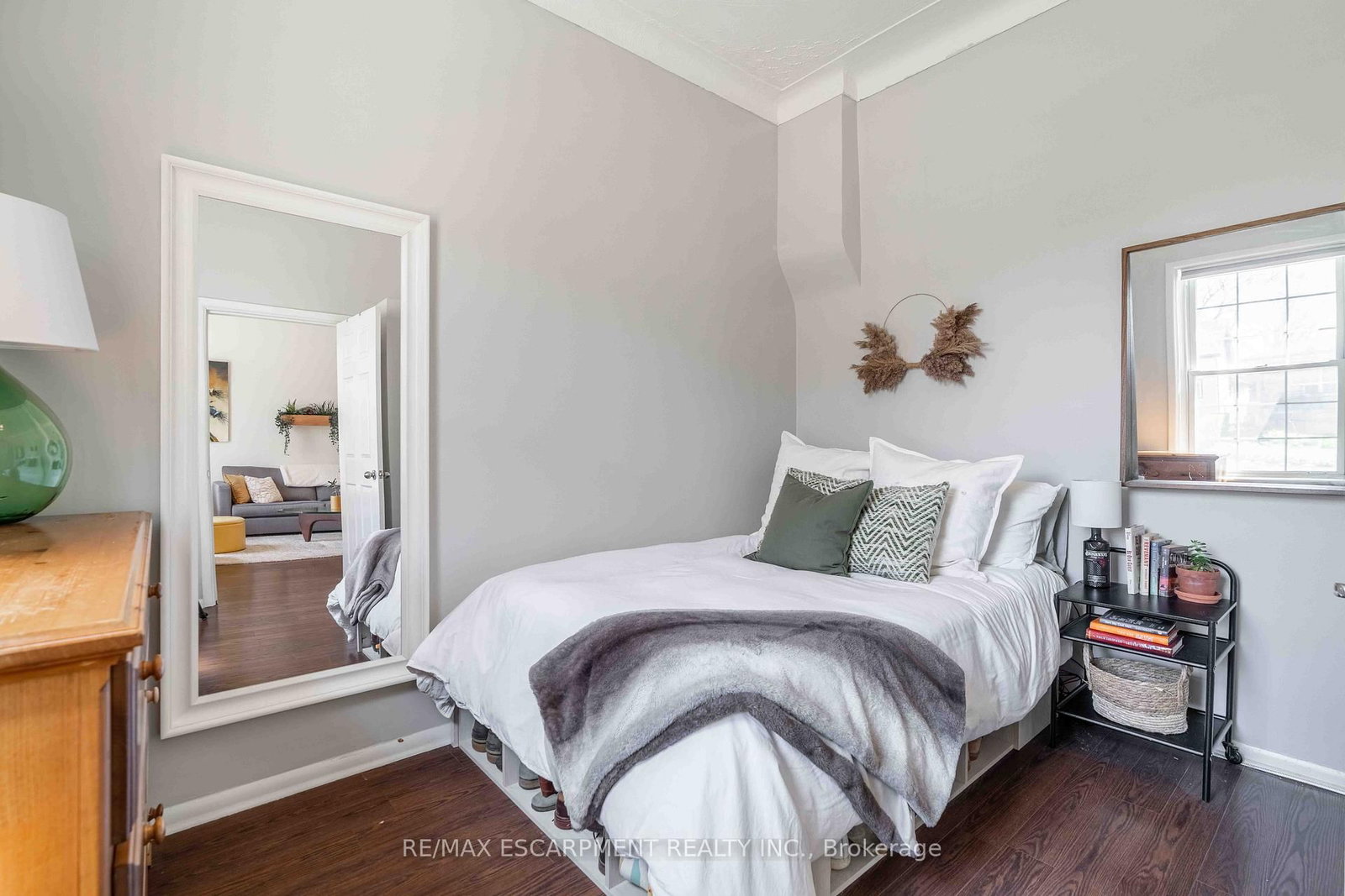 203 Wood Street E - Photo 16