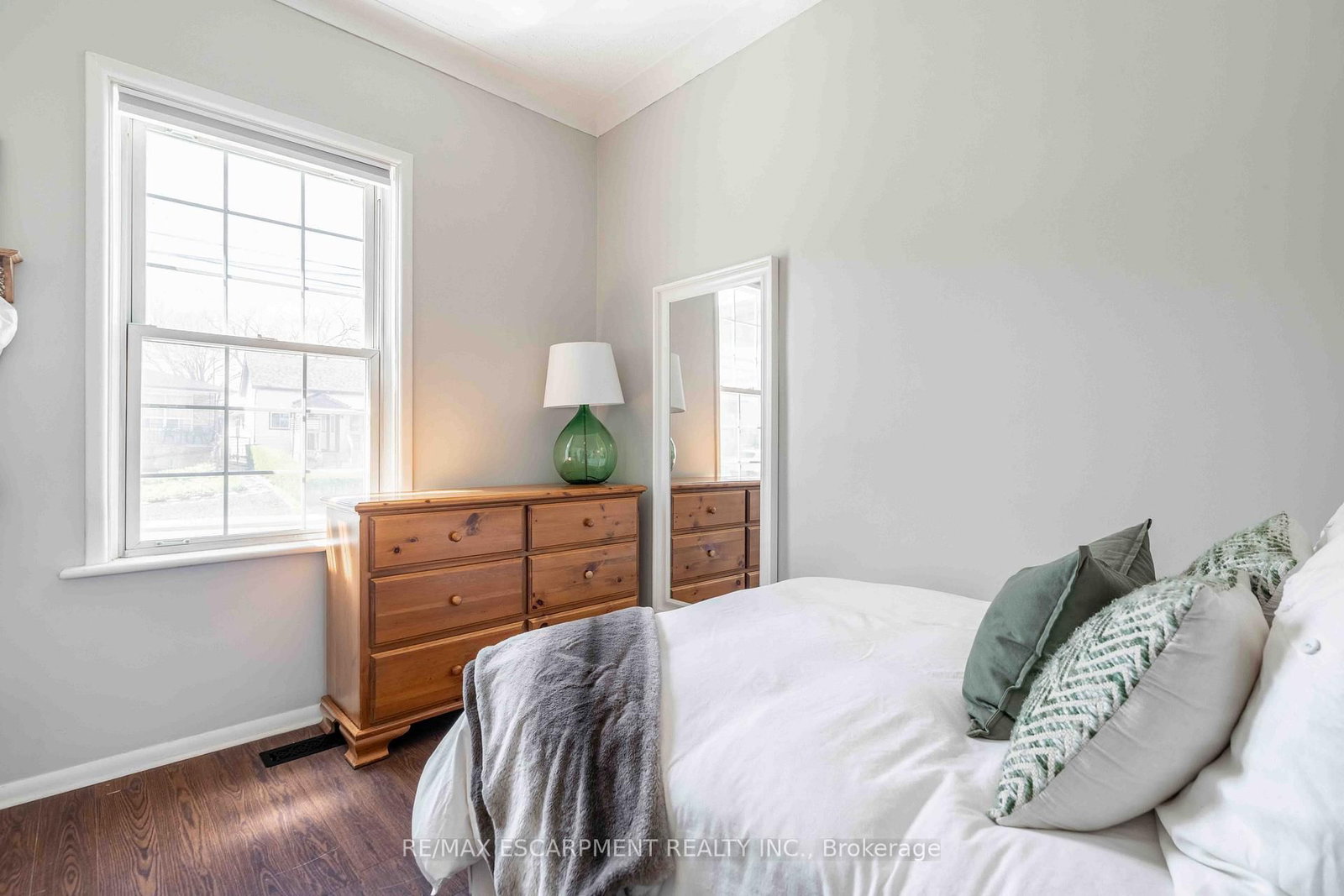 203 Wood Street E - Photo 17