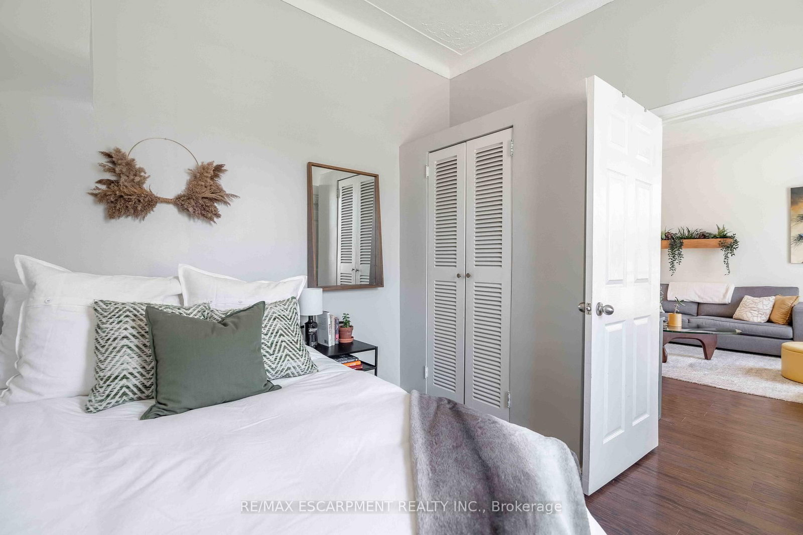 203 Wood Street E - Photo 18