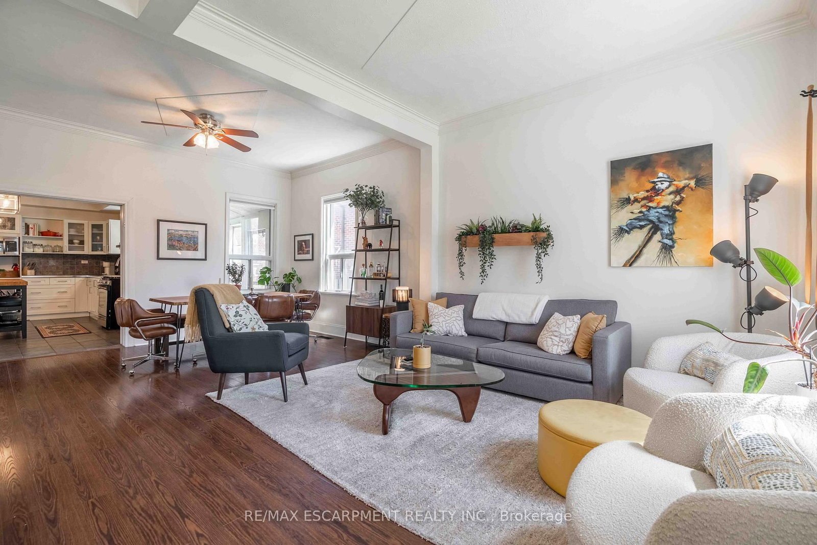 203 Wood Street E - Photo 2