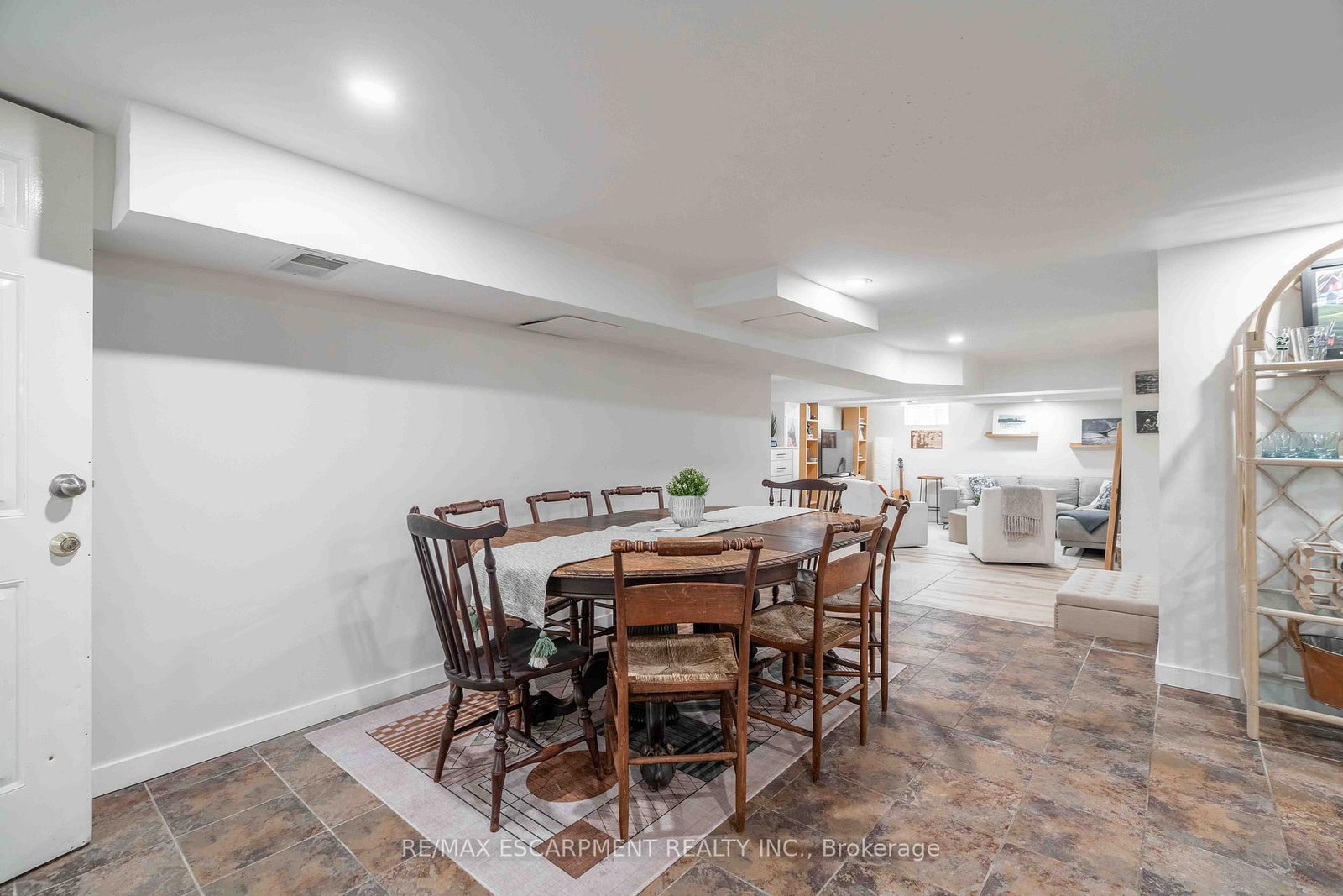 203 Wood Street E - Photo 27
