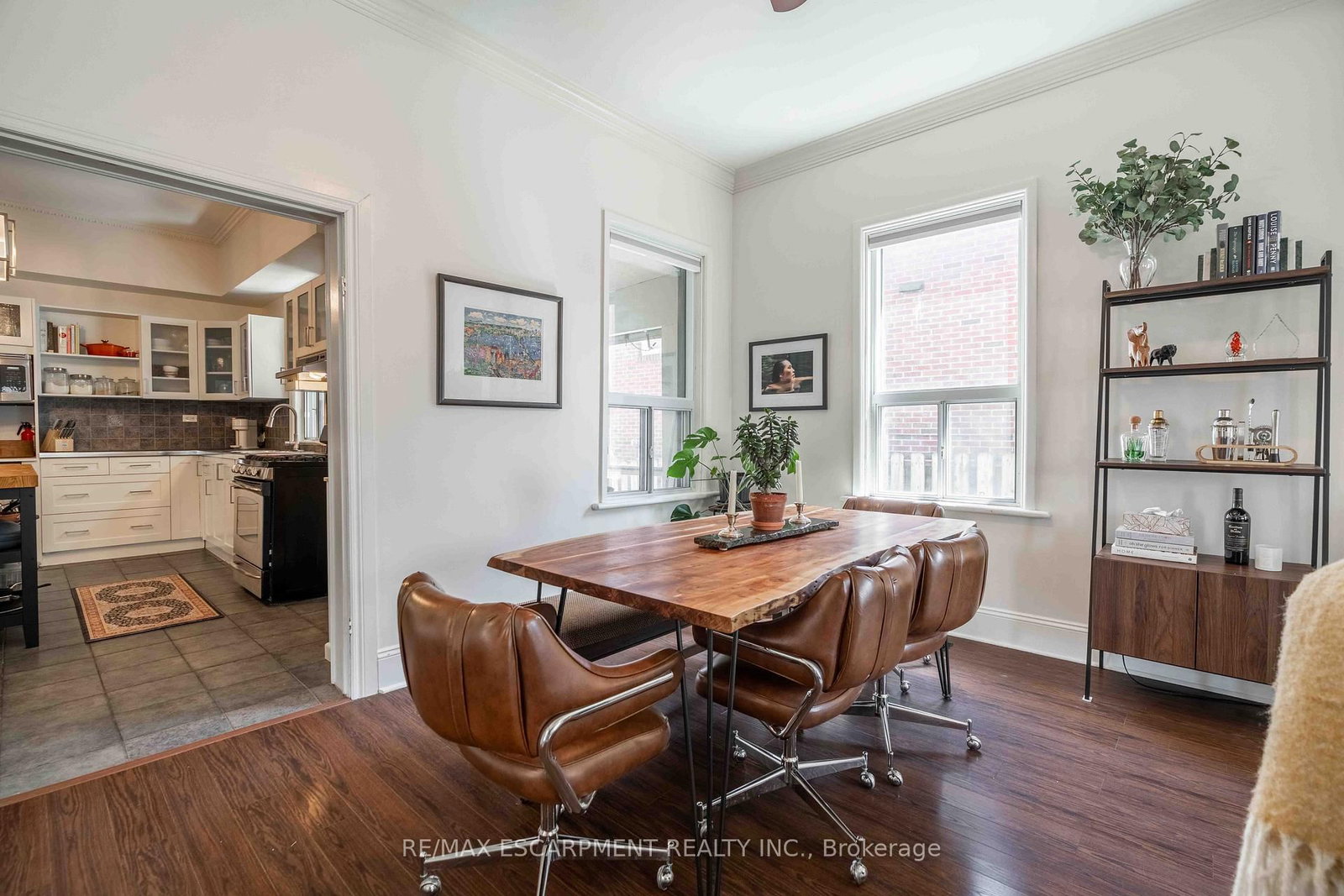 203 Wood Street E - Photo 5