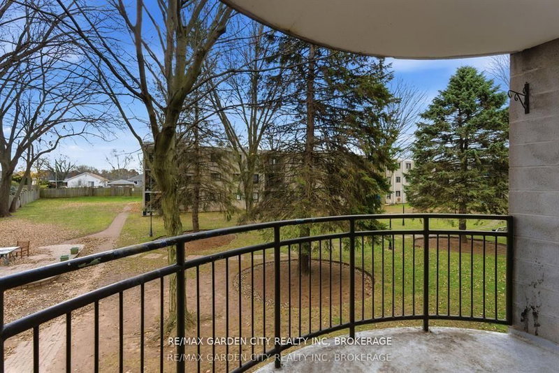 home for sale on 230-4658 Drummond Road