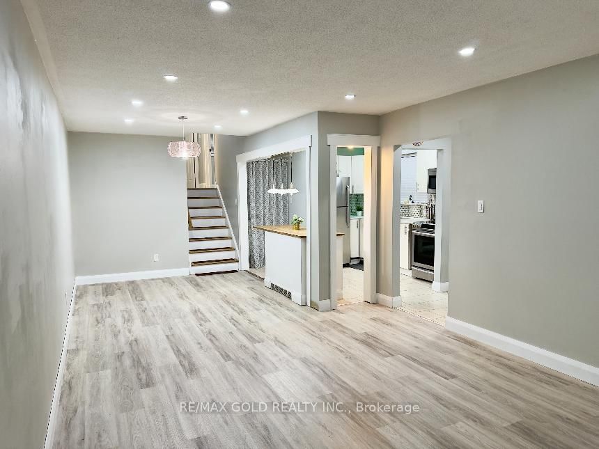 156 Mooregate Crescent - Photo 10