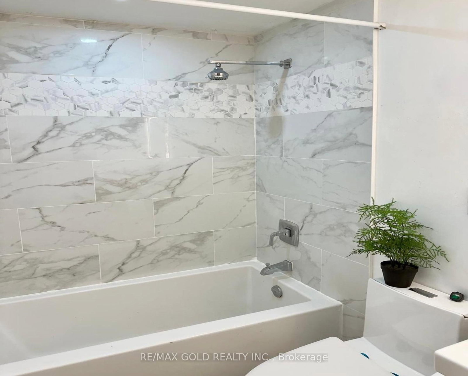 156 Mooregate Crescent, Unit Upper - Photo 25
