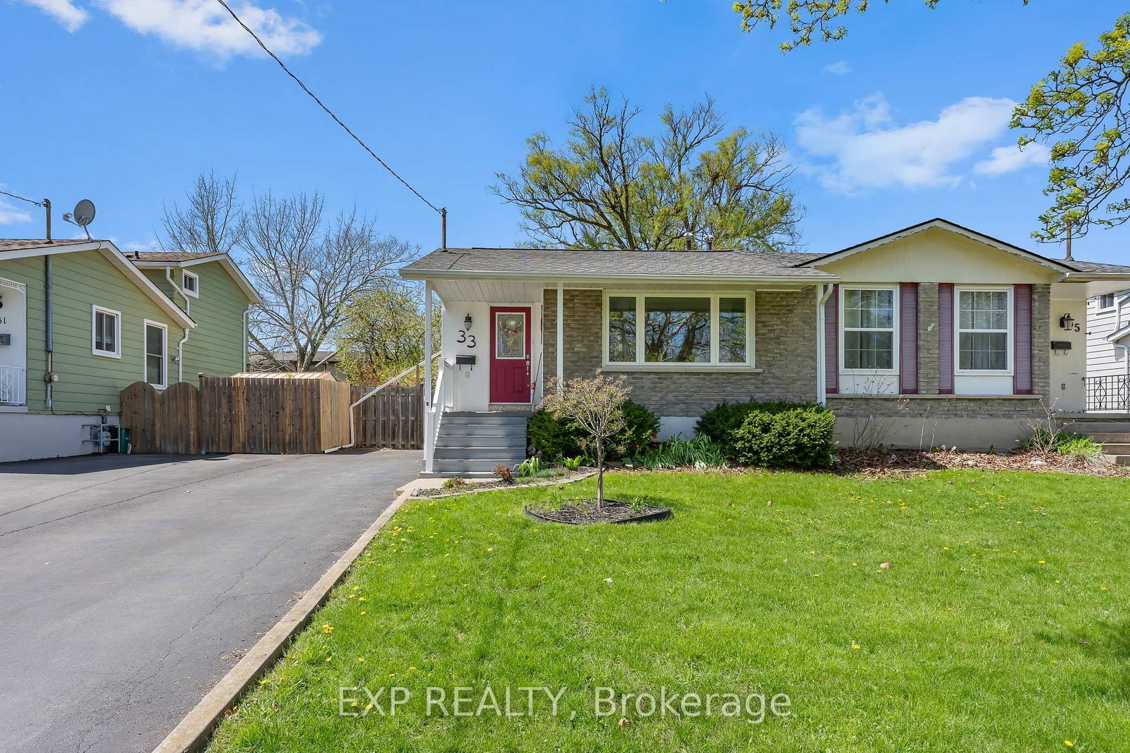 Semi-Detached House for sale at 33 Stanmary Drive, St. Catharines, Ontario, L2N 5T6 - Fairview - MLS: X13060152