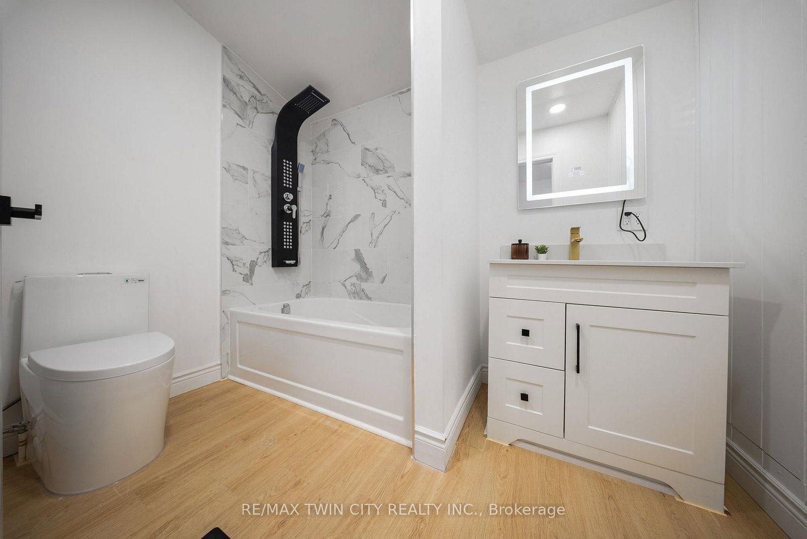 8 Main Street - Photo 18