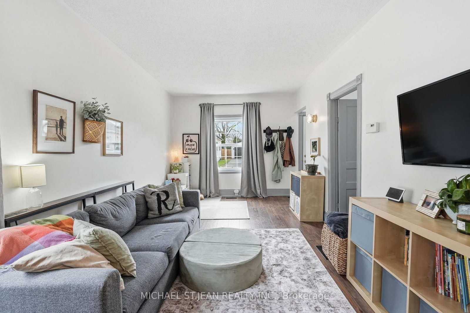 Listing Image 7