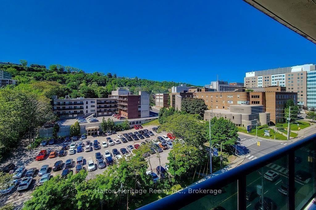 81 Charlton Avenue E, Unit 905 - Photo 19