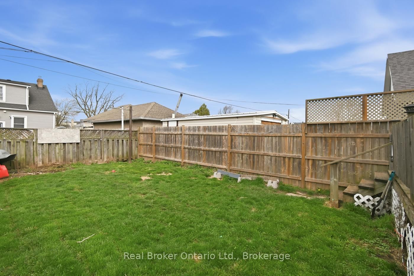 307 Wallace Avenue S • Welland, ON photo 43