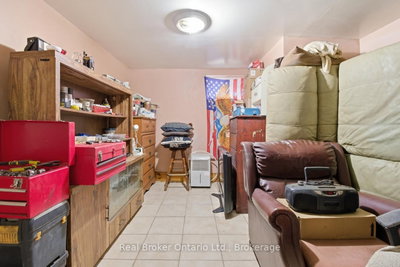 307 Wallace Avenue S • Welland, ON photo 7
