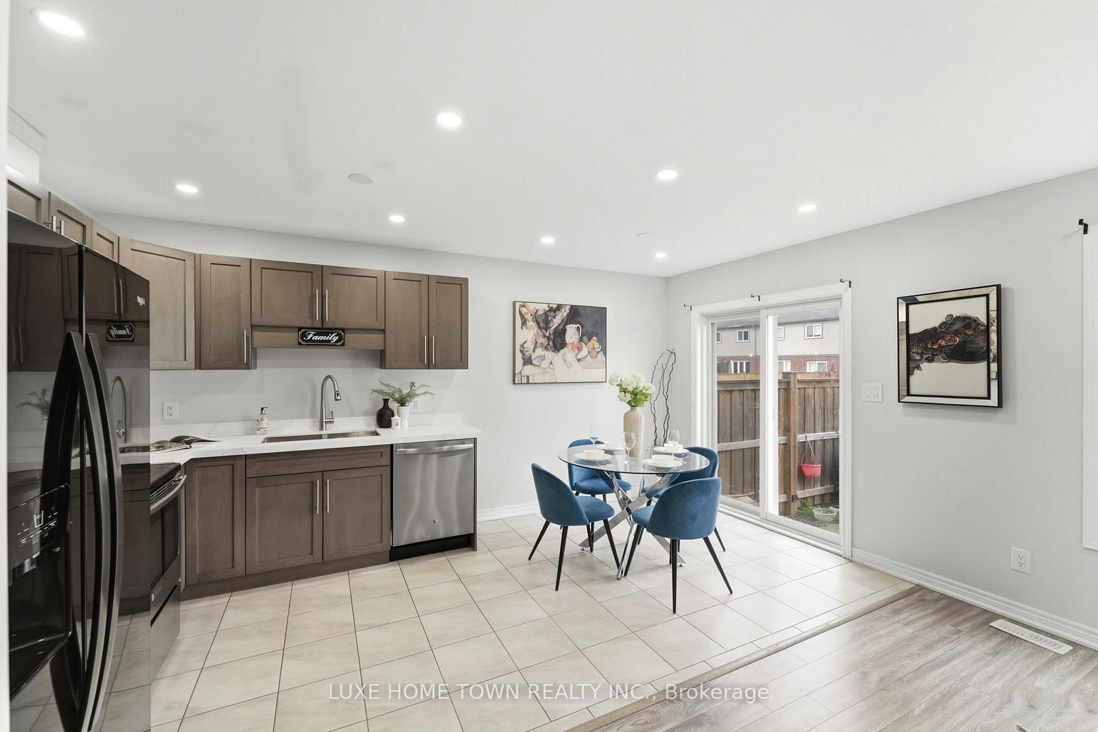 100 Monarch Street - Photo 11