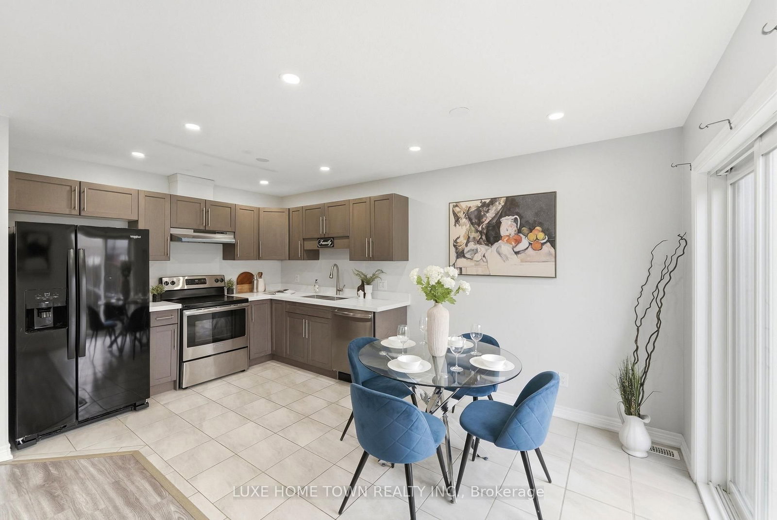 100 Monarch Street - Photo 12