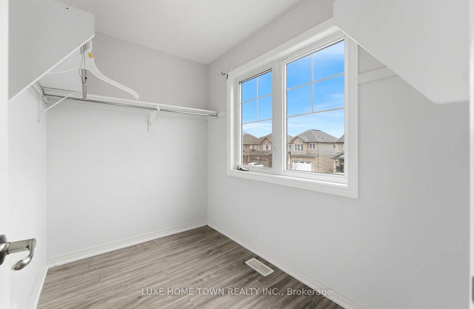 100 Monarch Street - Photo 22