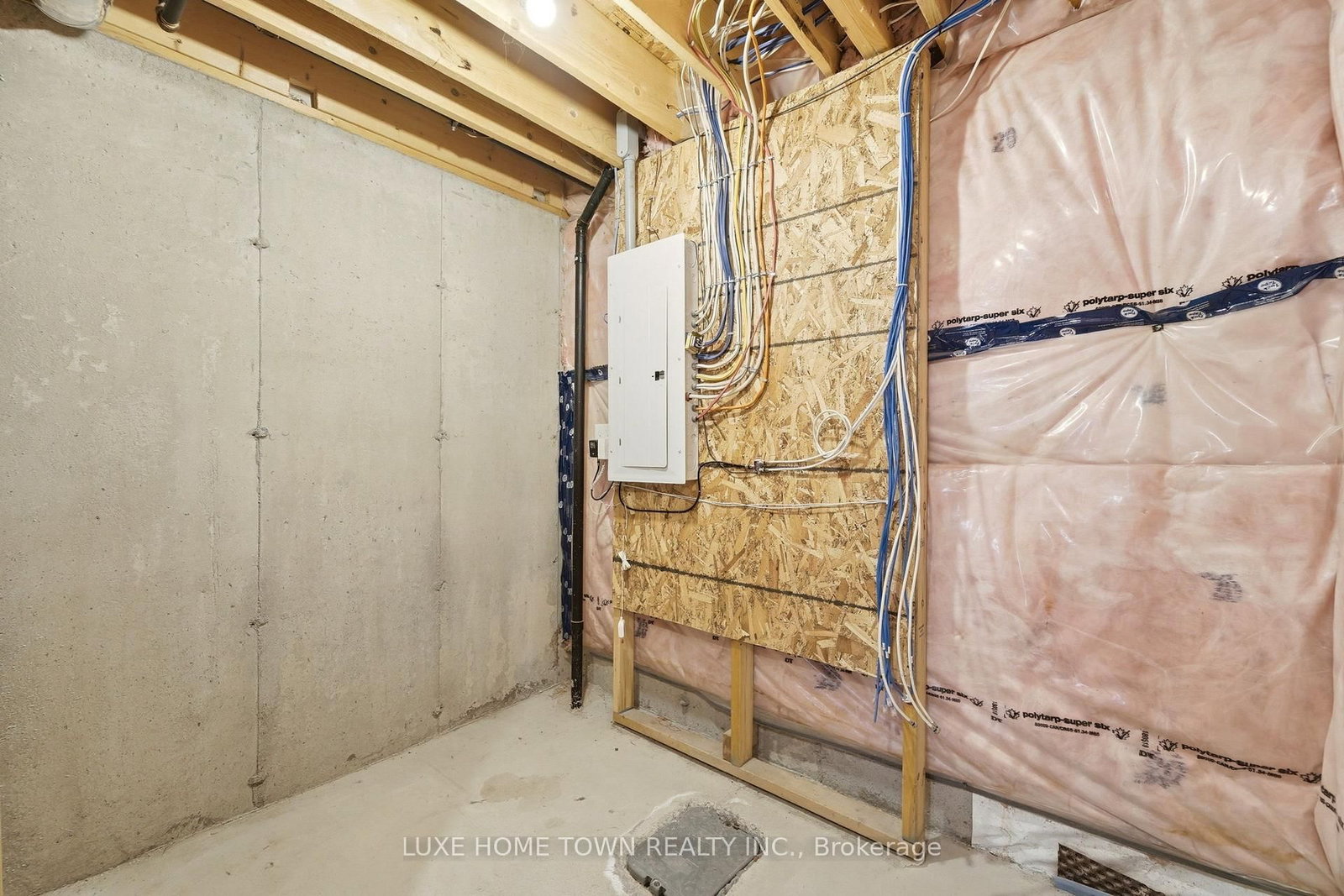 100 Monarch Street - Photo 33