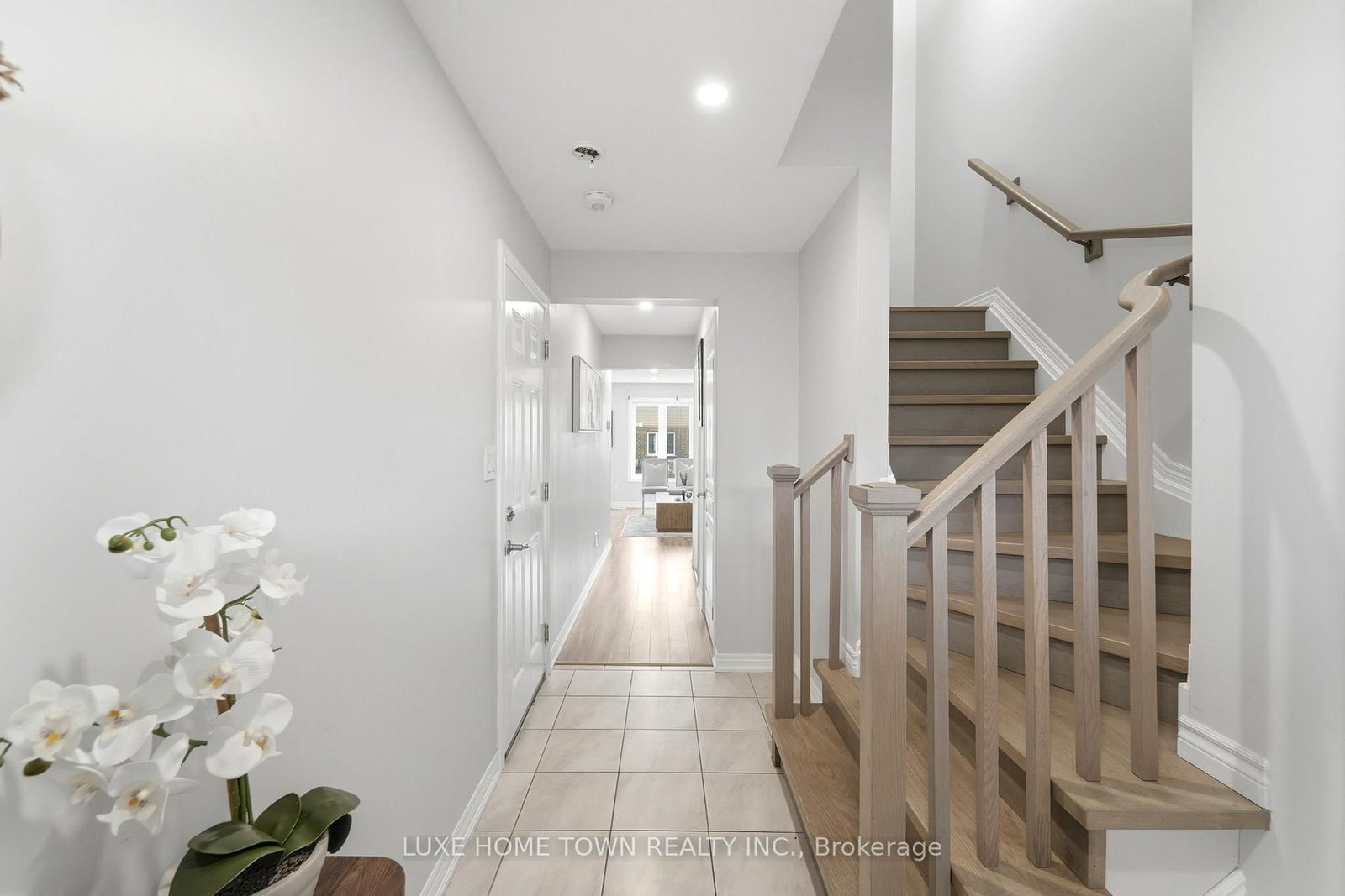100 Monarch Street - Photo 4