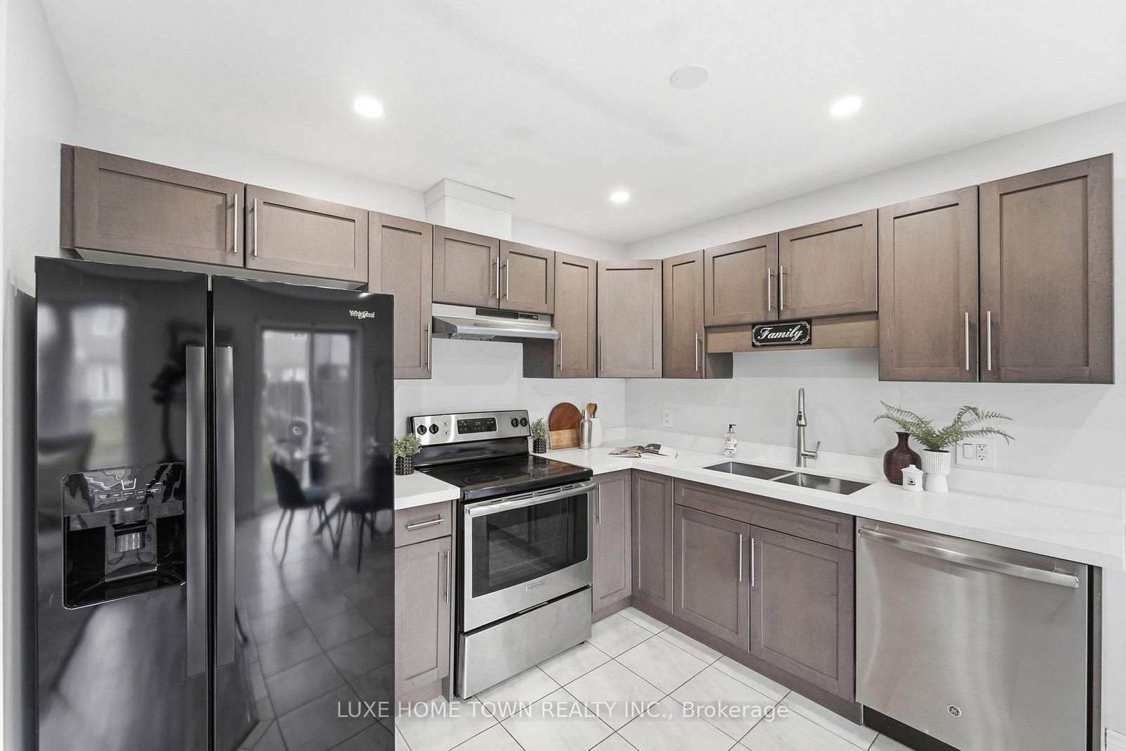 100 Monarch Street - Photo 8