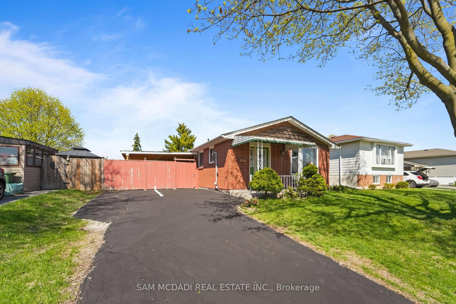 Detached House for sale at 79 Locheed Drive, Hamilton, Ontario, L8T 4L5 - Lisgar - MLS: X13060880