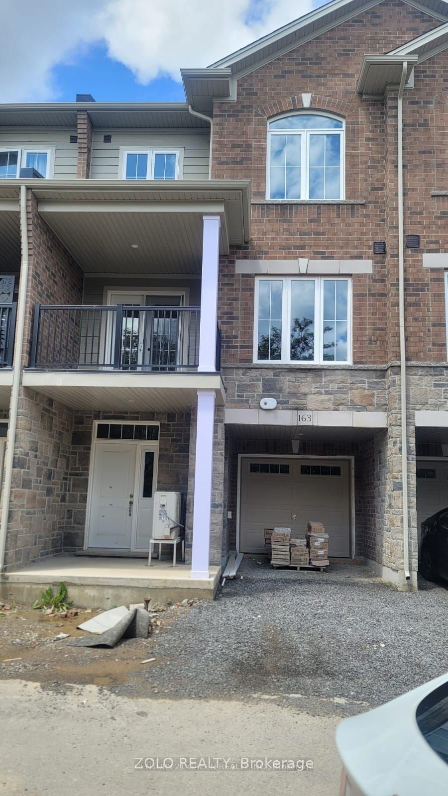 677 Park Road N, Unit 163