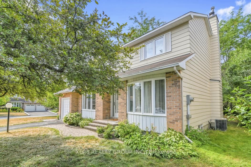 12 John Sidney Crescent • Ottawa, ON photo 3