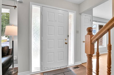 12 John Sidney Crescent • Ottawa, ON photo 4
