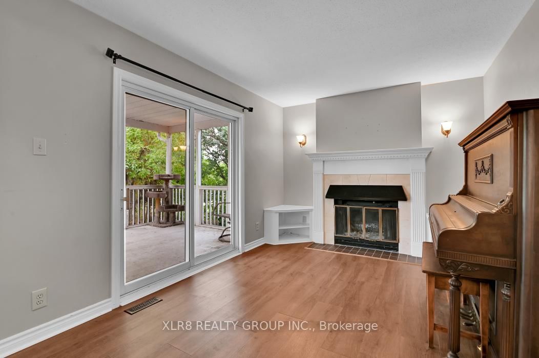 12 John Sidney Crescent • Ottawa, ON photo 8
