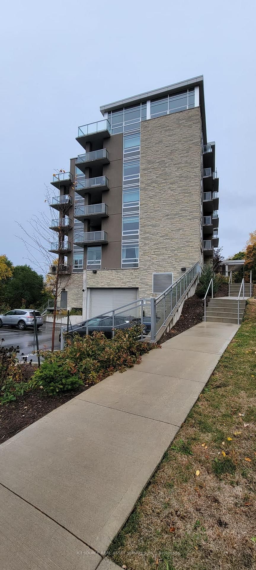 455 Charlton Avenue E, Unit 602 - Photo 2