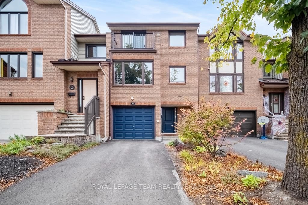 Townhouse for sale at 103 DUNBARTON Court, Ottawa, Ontario, K1K 4L5 - Cardinal Glen - MLS: X13061270
