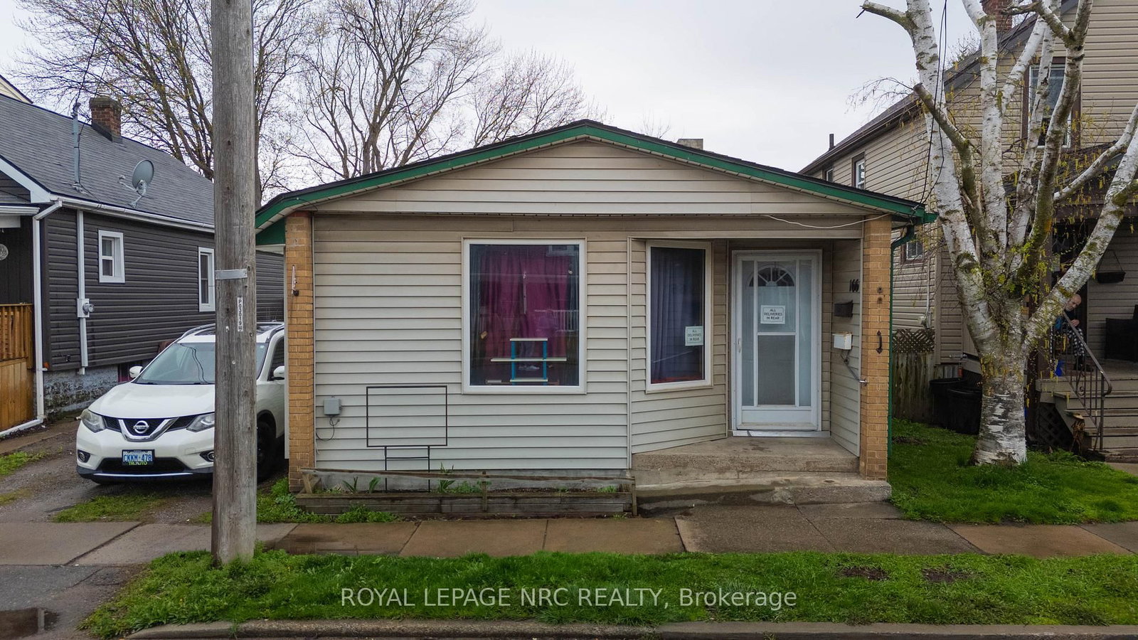 Detached House for sale at 166 Mitchell Street, Port Colborne, Ontario, L3K 1Y1 - East Village - MLS: X13061284