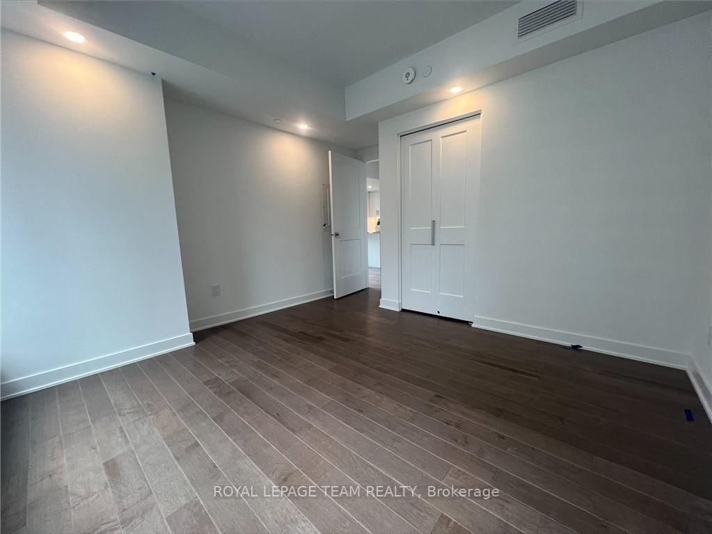 340 QUEEN Street, Unit 1107 - Photo 8