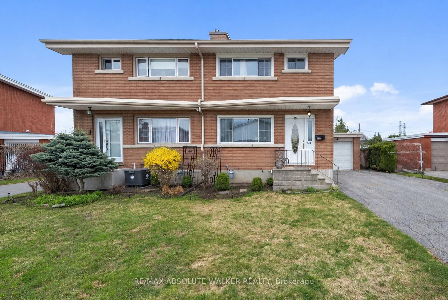Semi-Detached House for sale at 144 Viewmount Drive, Ottawa, Ontario, K2G 3B7 - Meadowlands/Crestview - MLS: X13061302