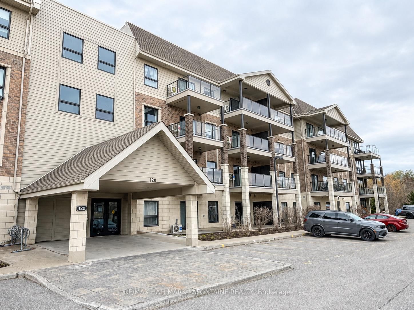 114 - 120 Prestige Circle, Ottawa, ON