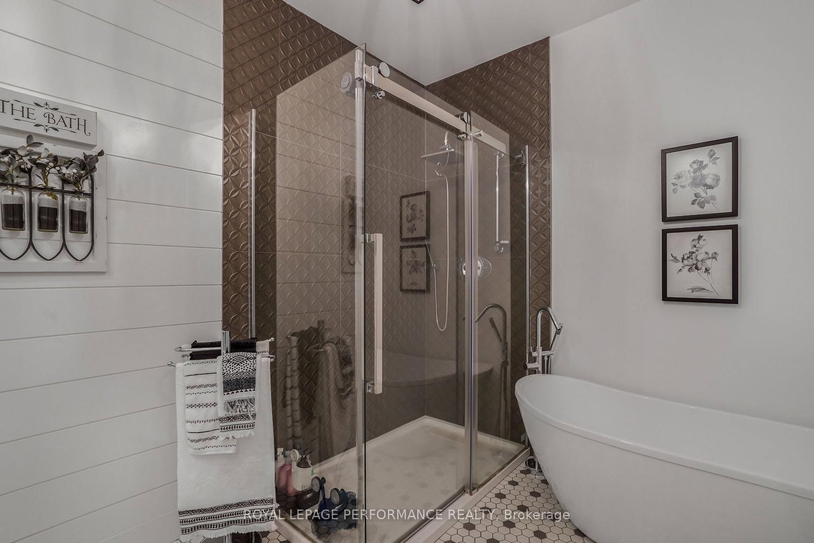 1560 SANDY HILL Road • Champlain, ON photo 18