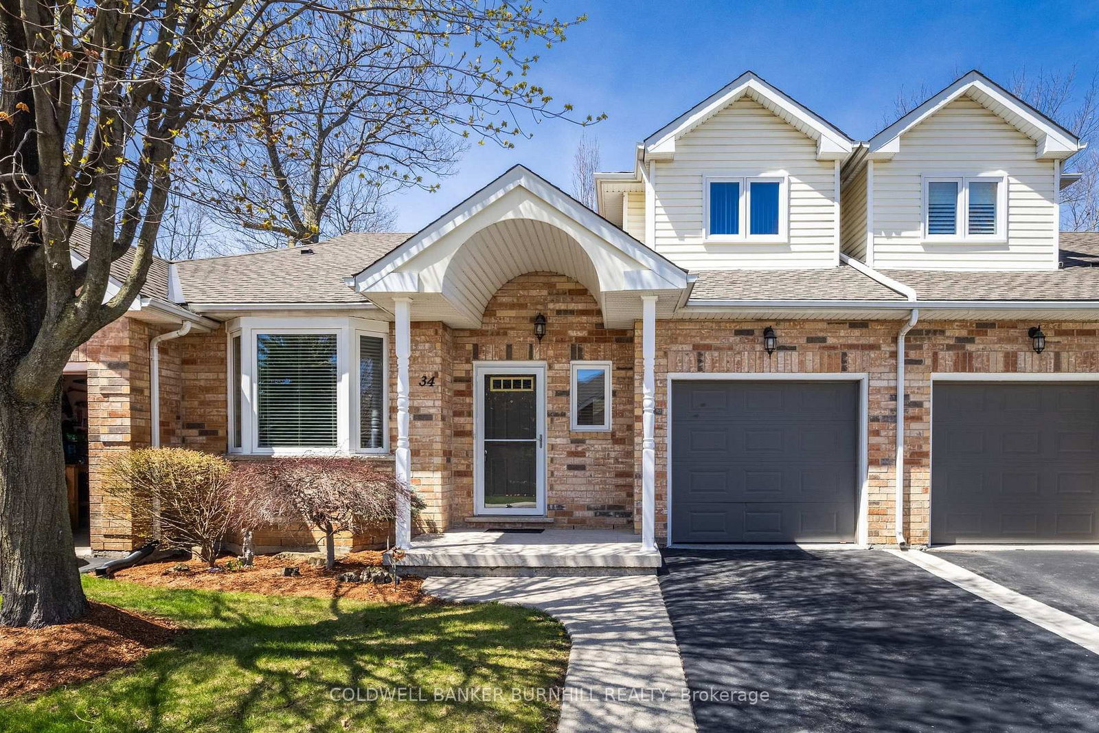 Townhouse for sale at 34 Greentrail Drive, Hamilton, Ontario, L0R 1W0 - Twenty Place - MLS: X13061608