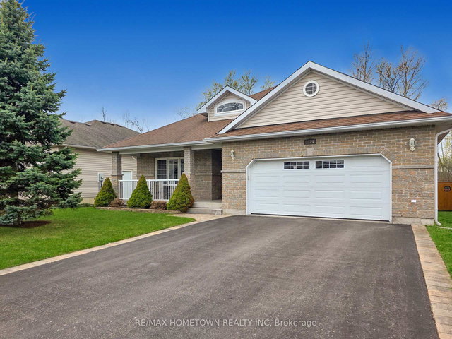 1124 McClure Crescent