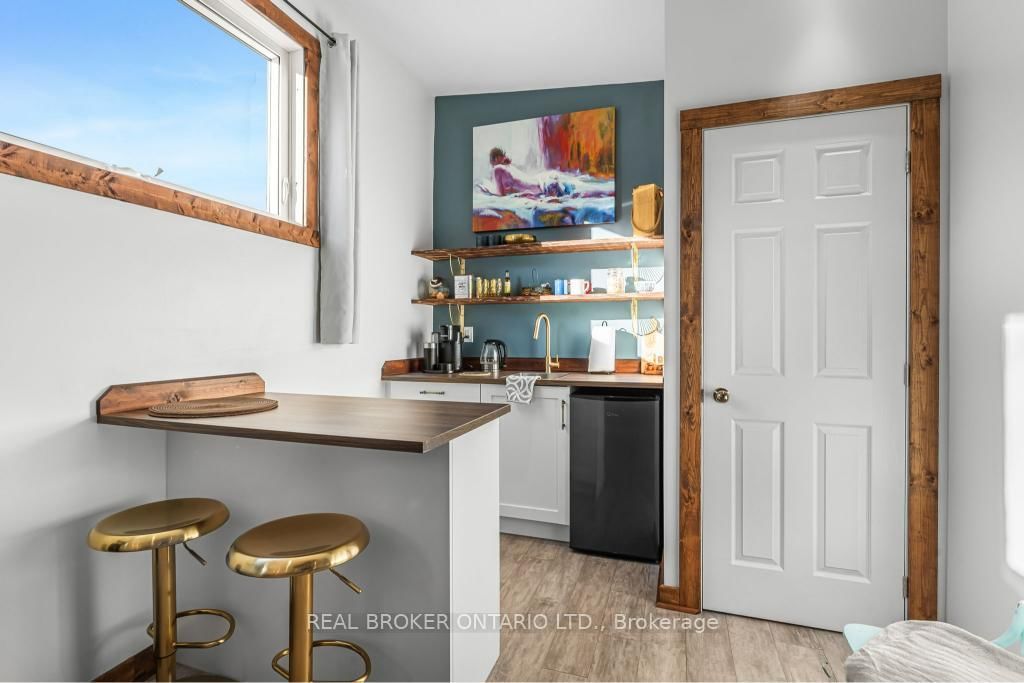 24 Robinson Street S - Photo 35